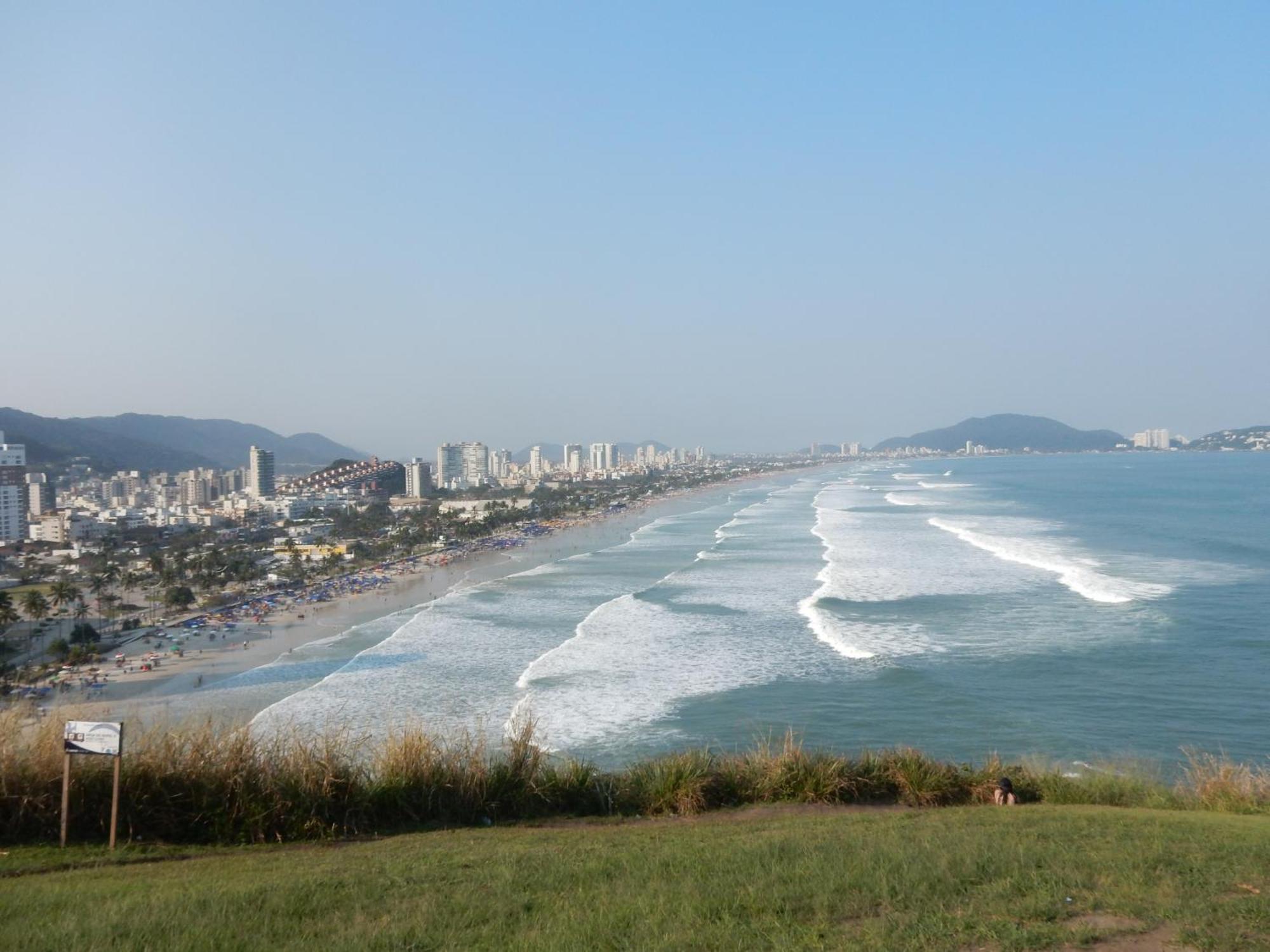 Casa Sete Enseada Ar Cond Suite E Estacionamento Gratis E Uma Otima Localizacao Na Enseada غوارويا المظهر الخارجي الصورة
